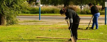 Se convoca a voluntarias y voluntarios a una masiva plantación de árboles en parque Italia