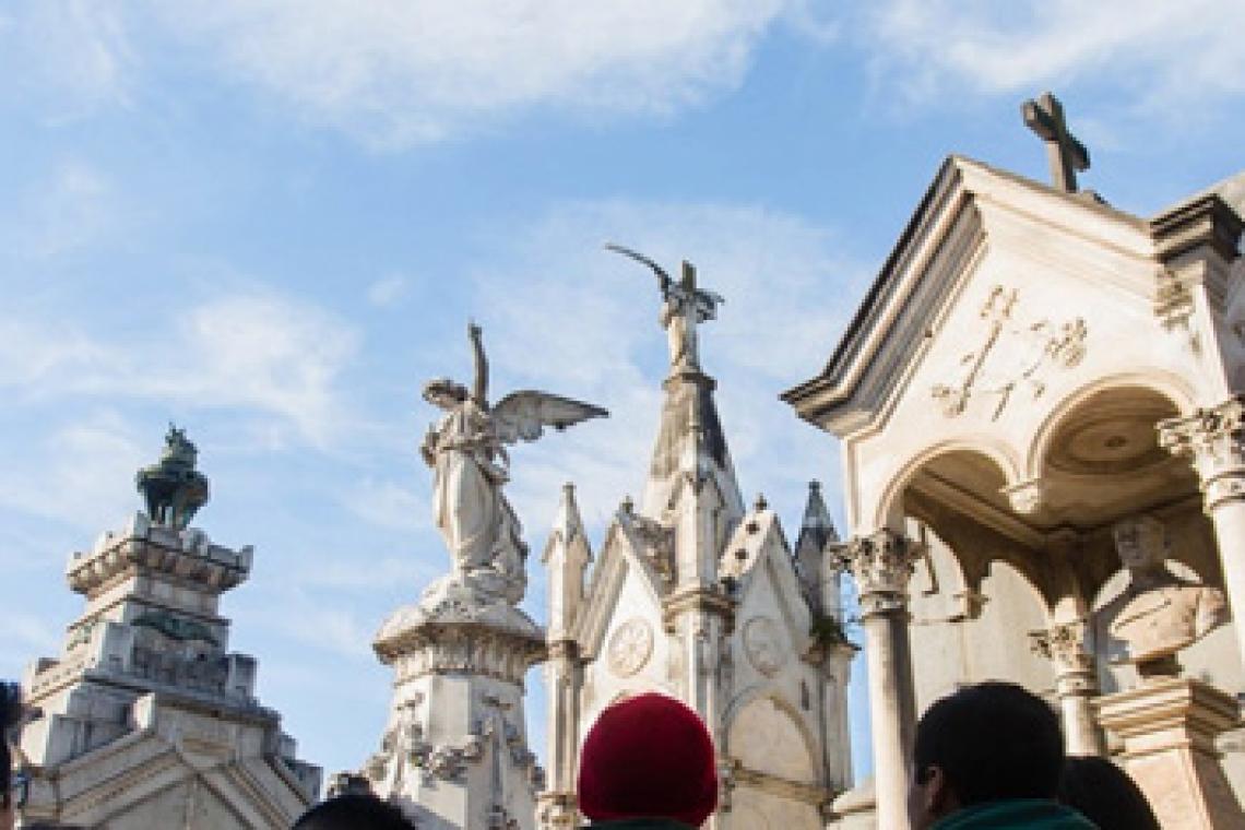 El cementerio El Salvador invita a un nuevo recorrido guiado