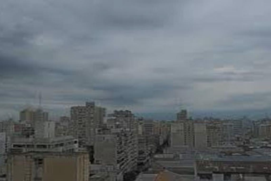 Rige alerta amarilla por tormentas para esta noche y naranja para la madrugada del martes 27 de mayo