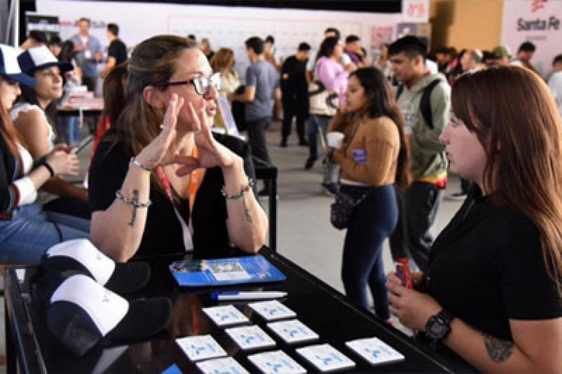 Un centenar de empresas ofrecerán más de 1.000 oportunidades laborales en la Expo Empleo de Rosario 2025, que organiza Provincia