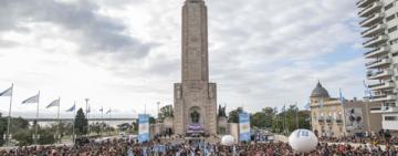 Miles de estudiantes de todo el país llegan para protagonizar las promesas de lealtad a la Bandera