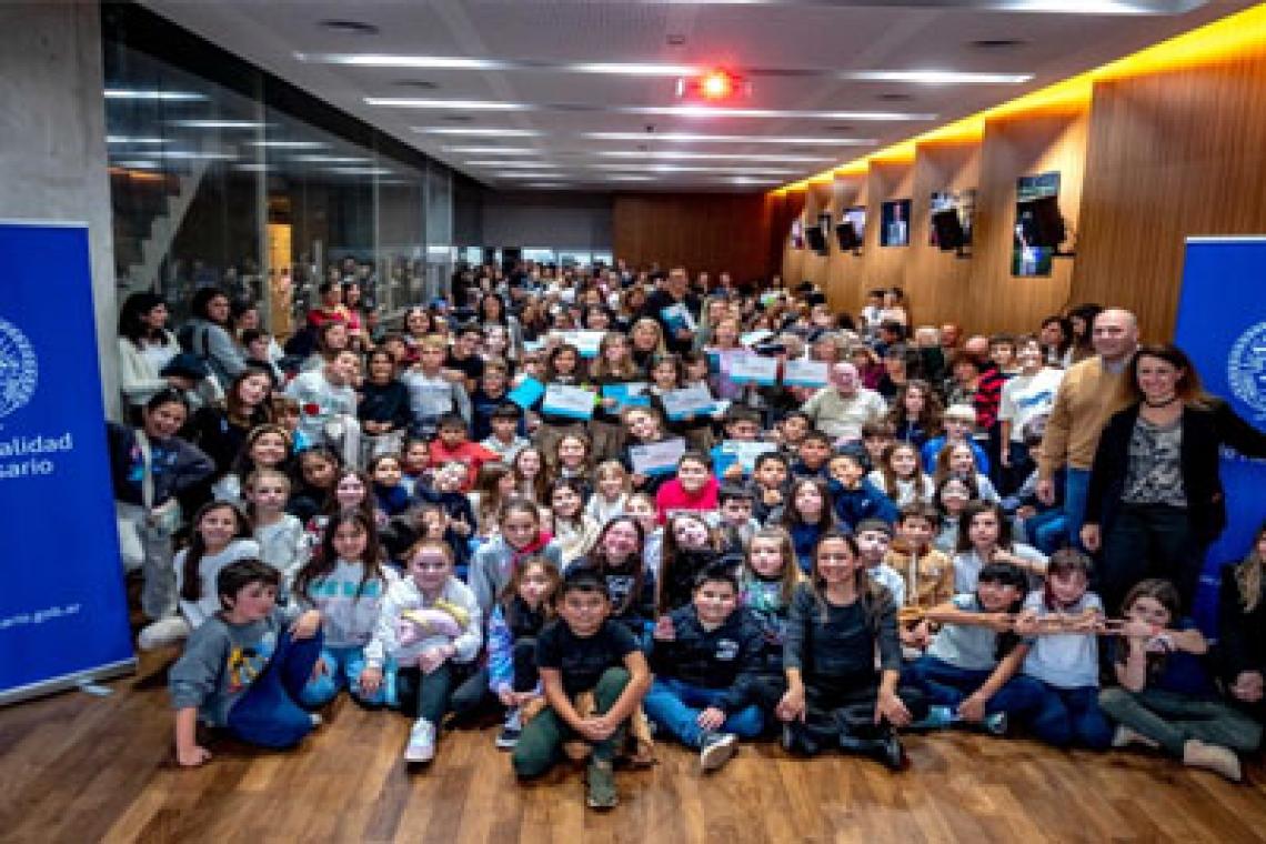 El municipio agasajó a los ganadores de la antología literaria por el Tricentenario de Rosario