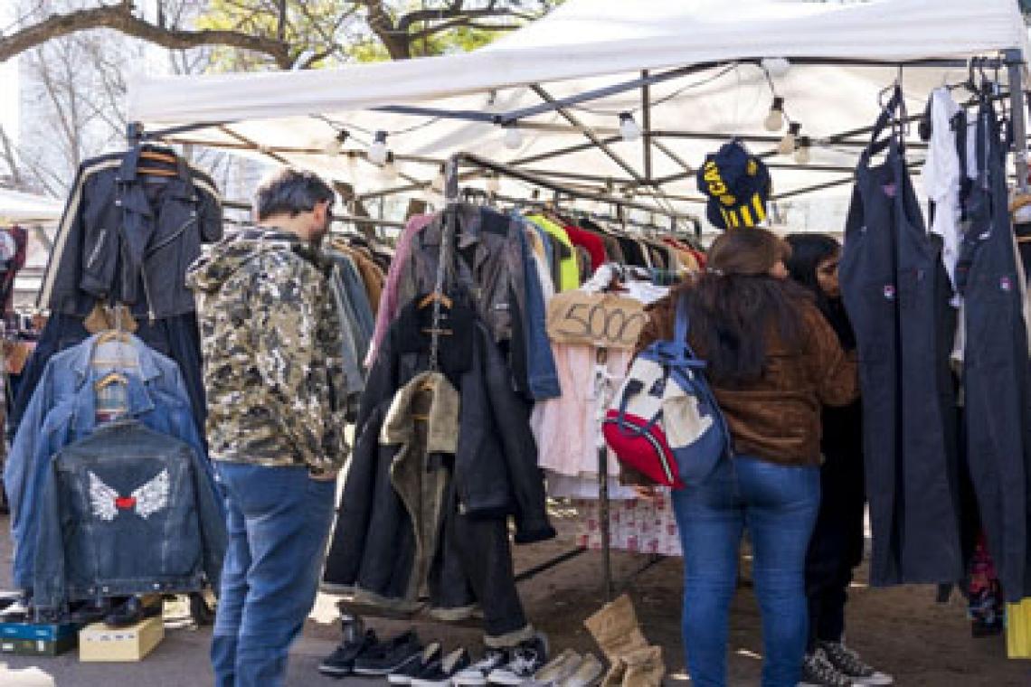 Con la llegada del frío, El Roperito de Pichincha pone en marcha su temporada de invierno