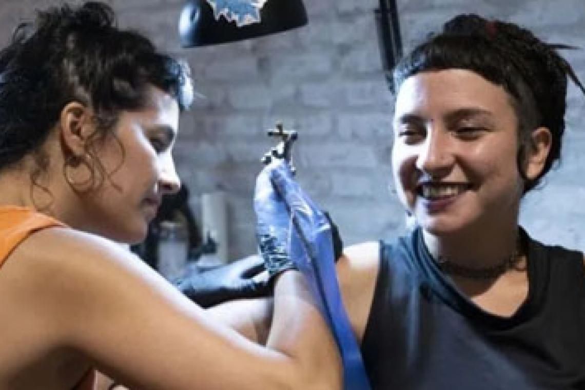 El municipio lanza una formación gratuita para futuros tatuadores