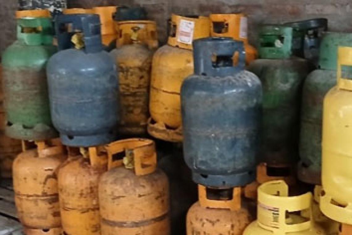 Clausuraron distribuidora mayorista con 30 garrafas sin medidas de seguridad y sin habilitación