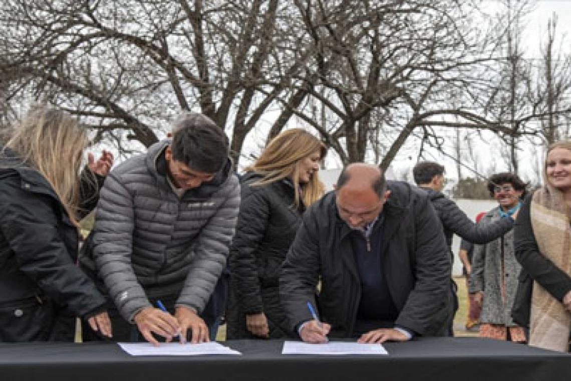 Municipio y Provincia firmaron acuerdo para fortalecer los centros Cuidar de la ciudad