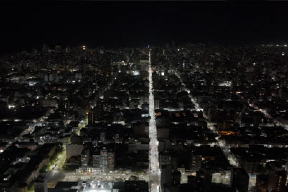 El 84% de la ciudad ya cuenta con luces led