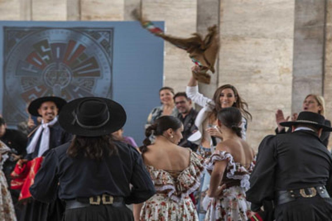 El Festival Nacional de Folclore de Cosquín presentó su 66° edición en el Monumento a la Bandera