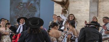 El Festival Nacional de Folclore de Cosquín presentó su 66° edición en el Monumento a la Bandera