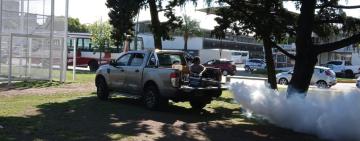 Fumigación: el municipio continúa con los operativos en parques, plazas y espacios verdes