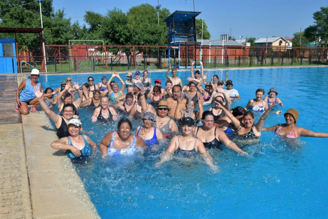 Más de 130 mil personas ya disfrutaron de las piletas recreativas en los polideportivos municipales esta temporada