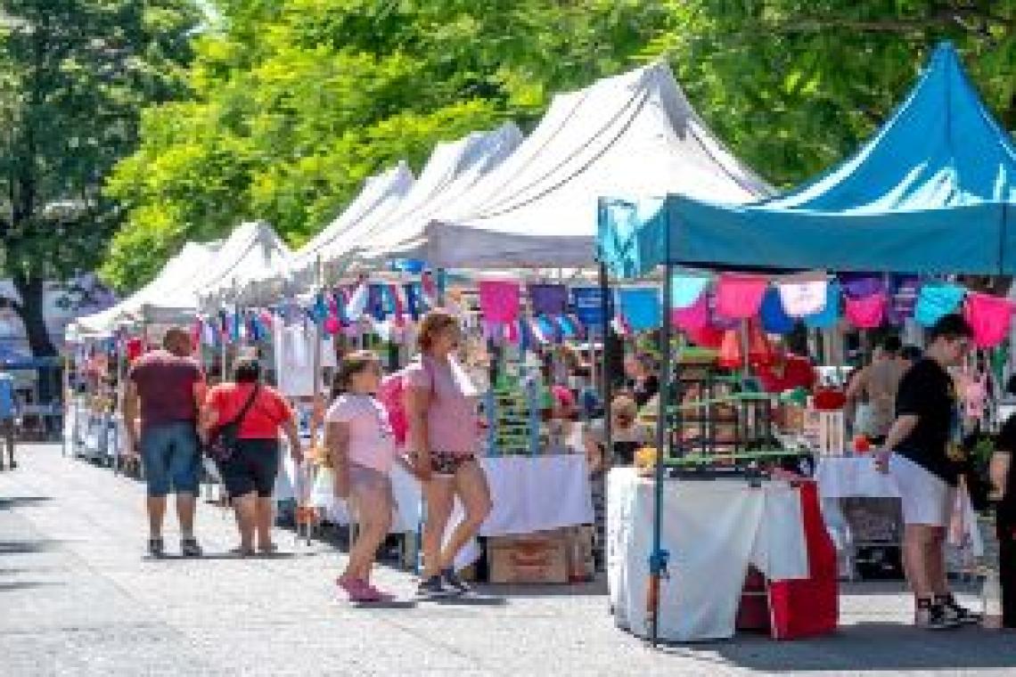 📚 Rosario: este jueves llega la feria especial «Vuelta a clases» en plaza Pringles