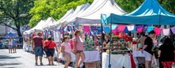 📚 Rosario: este jueves llega la feria especial «Vuelta a clases» en plaza Pringles