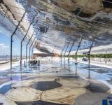 Un mural gigante y el reflejo de una Rosario múltiple