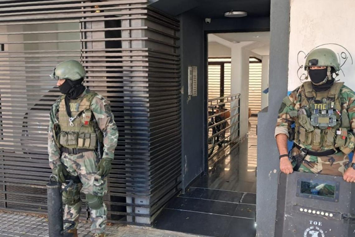 Barrio Luis Agote: detuvieron a la pareja de “Wifi” en un operativo de las TOE por narcotráfico