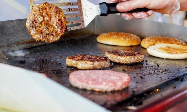 Crean la Cámara de Hamburgueseros de Rosario y lanzan promoción con precios a $1000