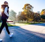 Caminar 30 minutos por día: el hábito simple que puede cambiar tu salud
