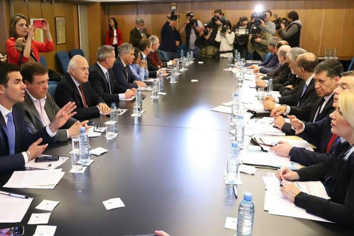 LA REUNIÓN DE GOBERNADORES Y RECHAZÓ “LA QUITA DE RECURSOS A LAS PROVINCIAS ARGENTINAS”