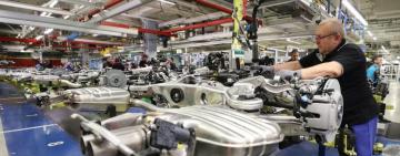 Producción industrial de Argentina se desploma 16,8% interanual en marzo