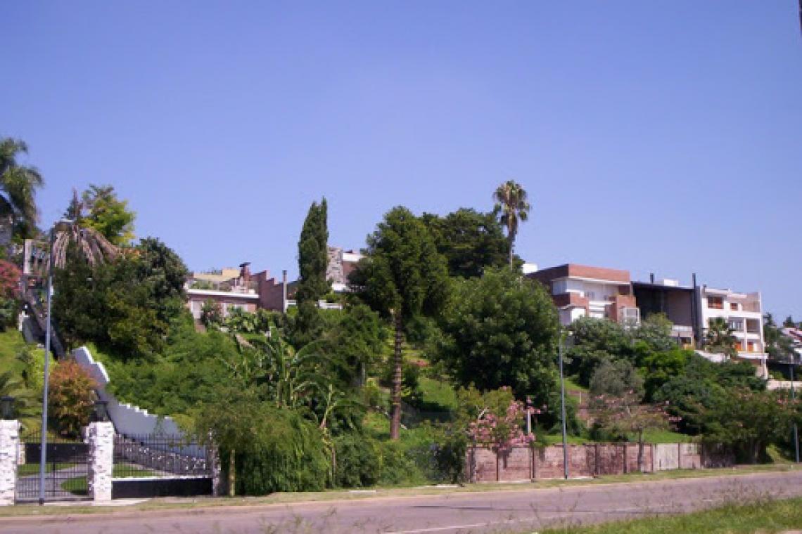 Alberdi, un barrio libre en la barranca del Paraná