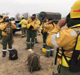 Continúan los operativos para combatir los incendios de las islas entrerrianas
