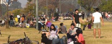 Suspensión de reuniones afectivas en Rosario: Perotti asegura que algunos lugares “se convirtieron en fiestas”.