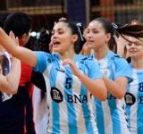Juega en las selecciones argentina de fútbol y handball y quiere ser médica