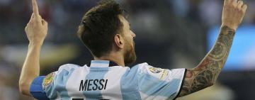Messi: "Buena victoria para descomprimir un poco por la situación que pasa la gente"