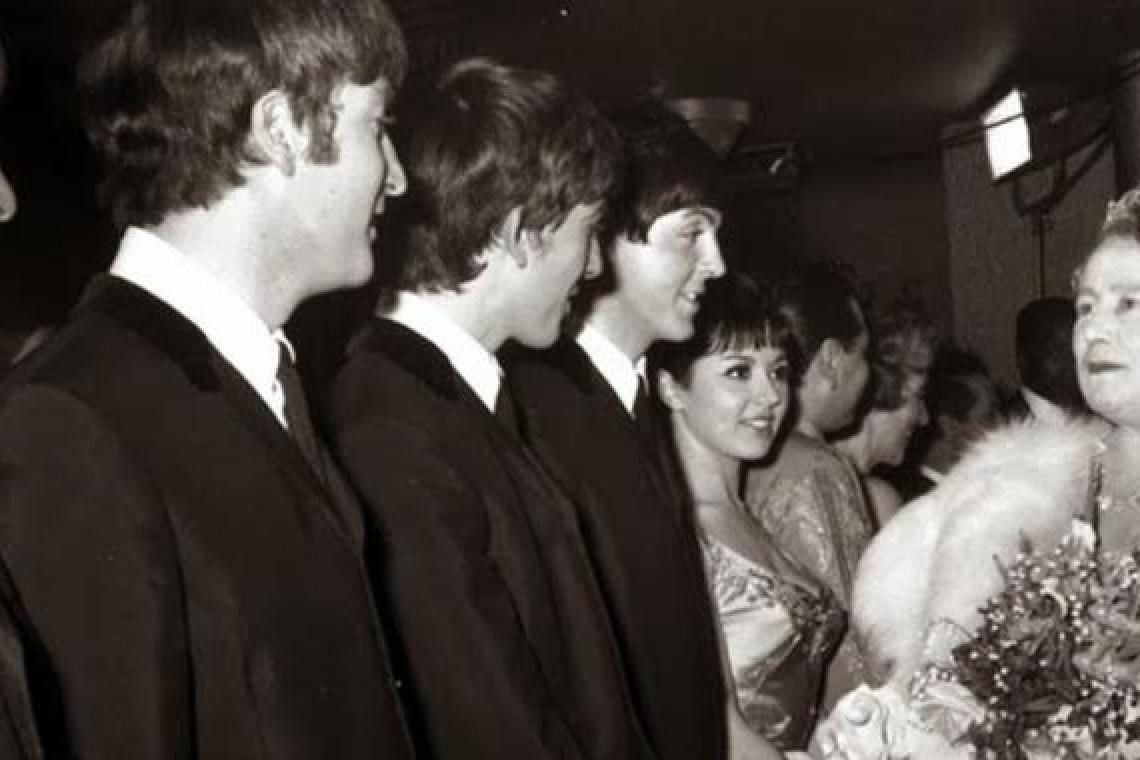 El día que la Reina cayó rendida a los pies de Los Beatles