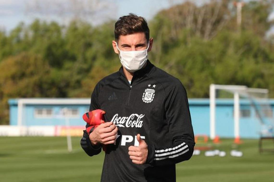 El protocolo de la AFA: prohibido escupir, besar la pelota e intercambiar camisetas