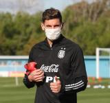 El protocolo de la AFA: prohibido escupir, besar la pelota e intercambiar camisetas