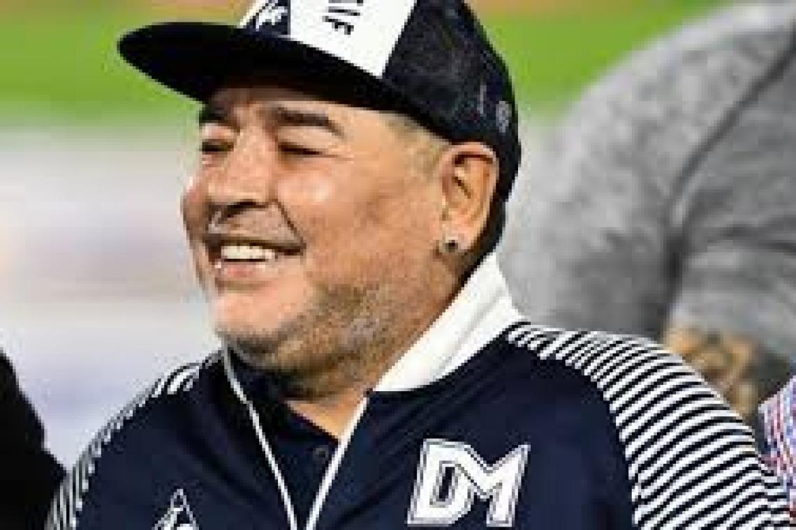 Apoyo de los hinchas para Diego que evoluciona y continúa en terapia intensiva