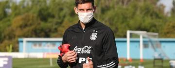 Argentina entrenó en Ezeiza con 27 jugadores, a la espera de Martínez Quarta