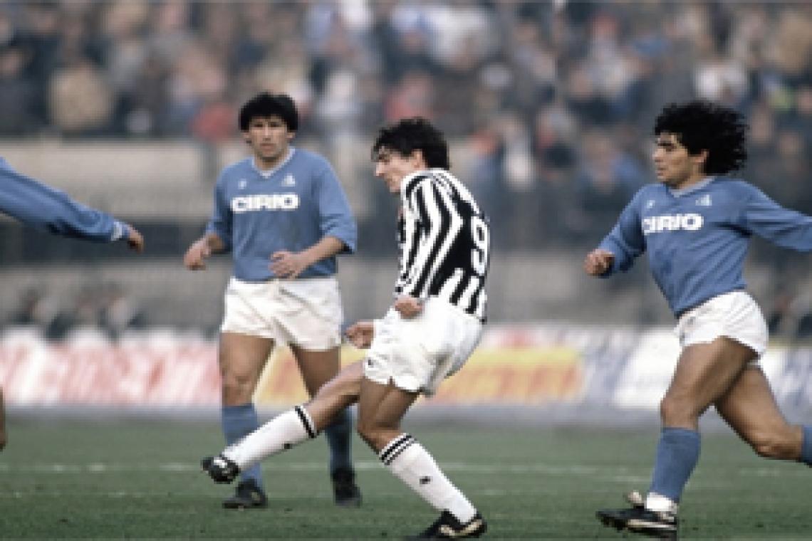 El presidente italiano y los campeones del Mundial de 1982 despidieron al fallecido Paolo Rossi