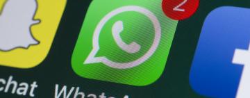 Las polémicas nuevas condiciones de WhatsApp que obligan a sus usuarios a compartir datos con Facebook