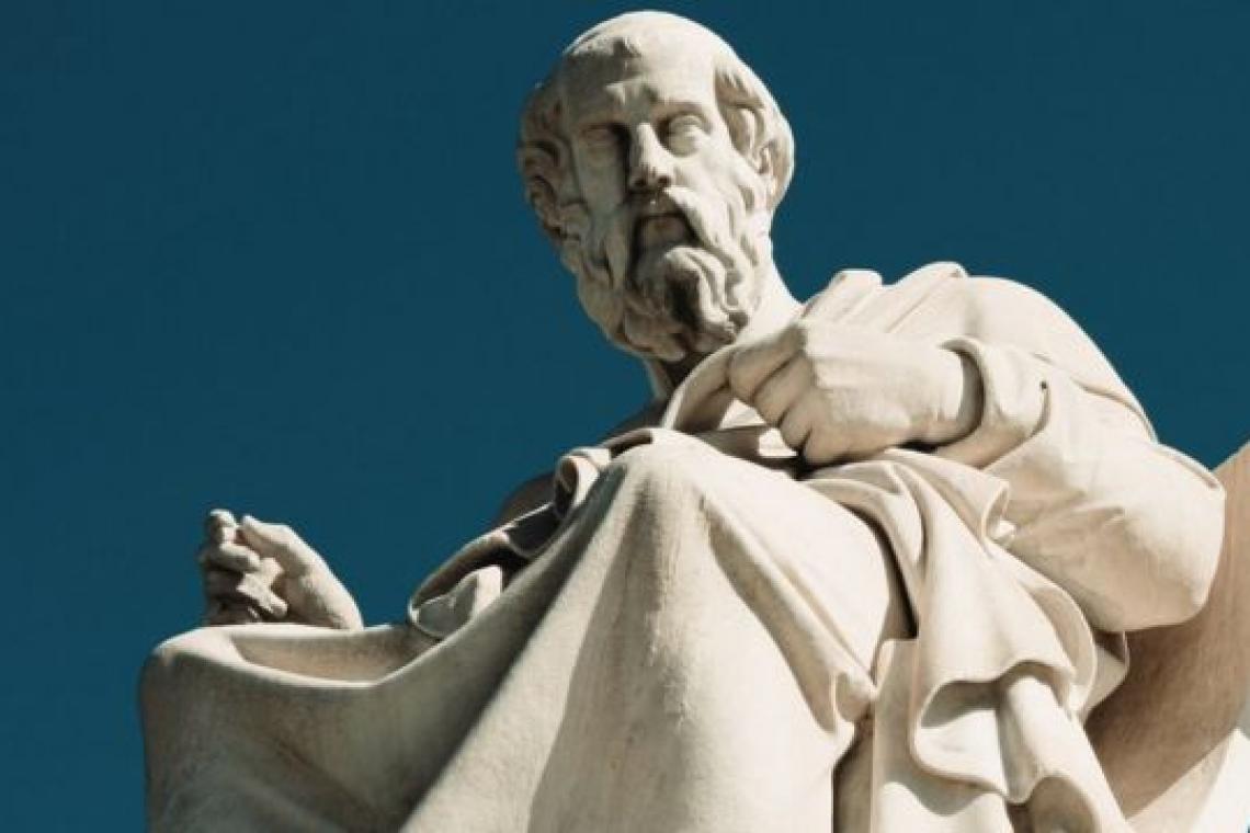 ¿Cuál era para Platón la mejor forma de gobierno (y por qué creía que la democracia era una de las peores)?