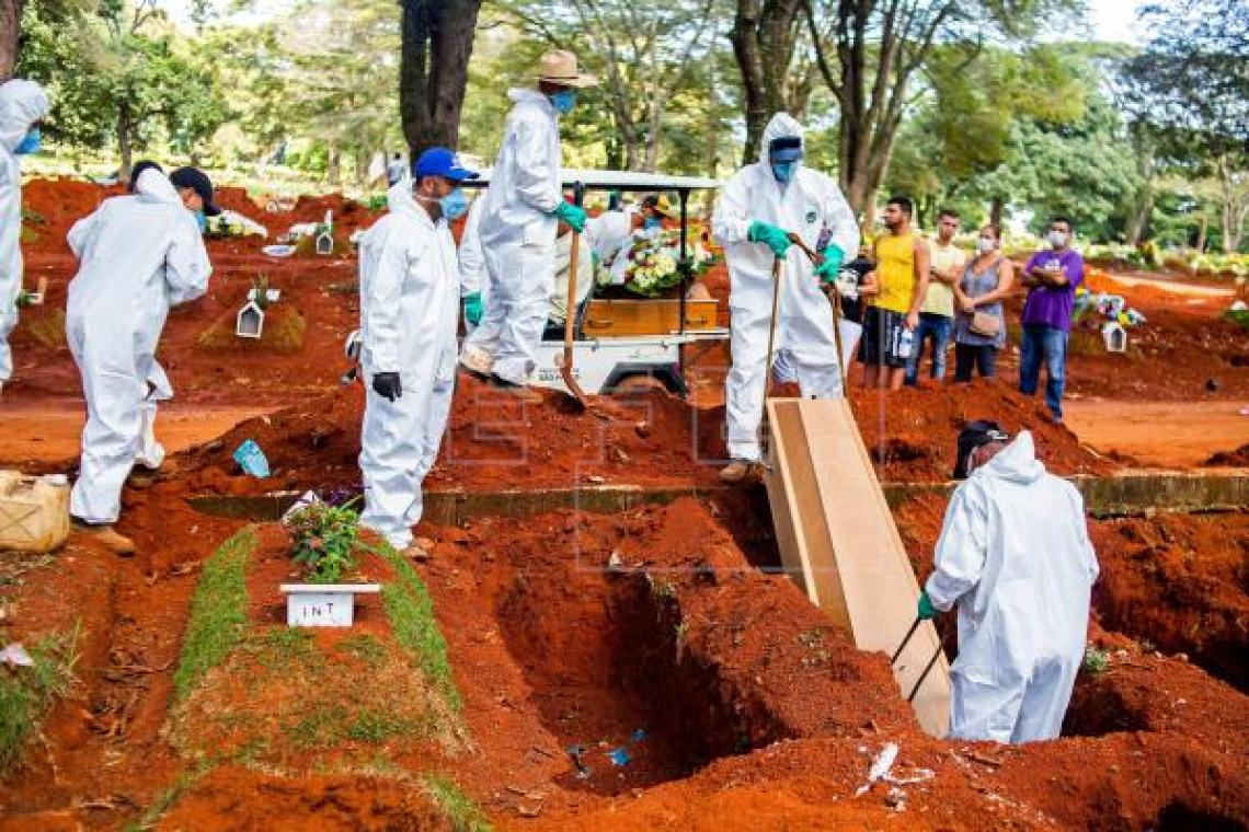 Coronavirus: por qué la vacunación sin confinamiento puede convertir a Brasil en una "fábrica" de variantes superpotentes