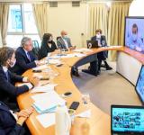 Los gobernadores están a favor de reducir vuelos y elogian distribución equitativa de vacunas