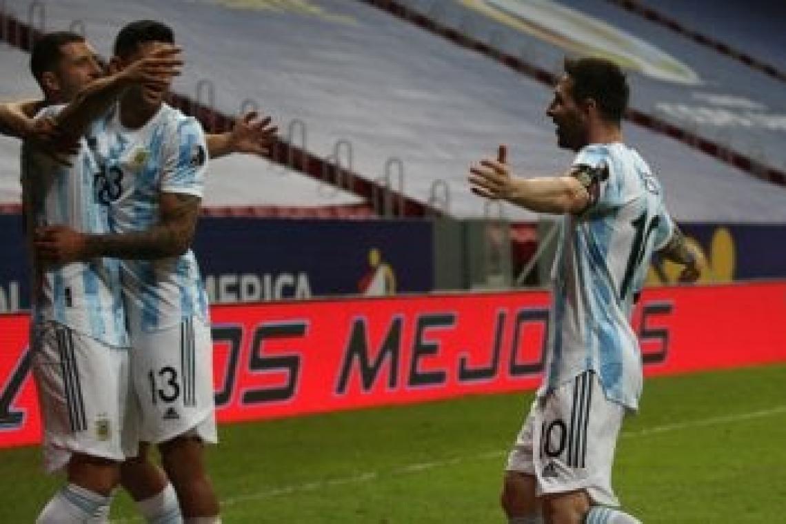 Argentina, sin mostrar su mejor cara, aguantó la diferencia y venció a Paraguay