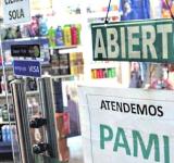 El municipio y el Colegio de Farmacéuticos lanzan una campaña para desalentar el uso de bolsas de plástico