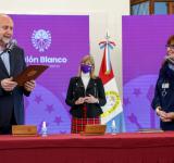Perotti tomó juramento a la nueva ministra de igualdad, género y diversidad, Celia Arena