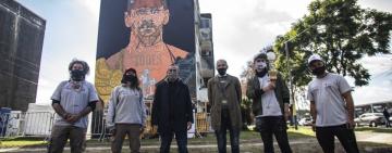 Muralistas le rinden homenaje a Messi en el barrio donde nació