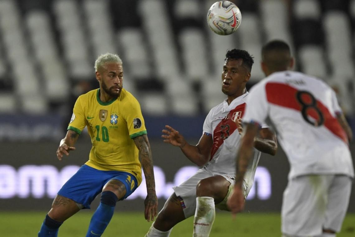 Brasil y Perú definen el primer finalista de la Copa América