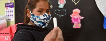 El programa nacional Acompañar logró en Santa Fe que 10.000 chicos retomen sus estudios primarios