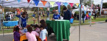 La «Plaza de los Cuidados» visitó el barrio La Esperanza