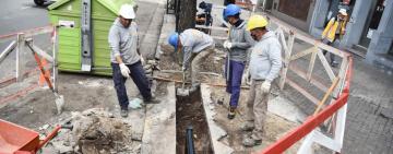 El municipio inició un intenso plan de reparación de veredas en las zonas más transitadas por peatones
