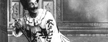 Al circo, mezcla rara de proeza, poética y riesgo, ¡feliz día!