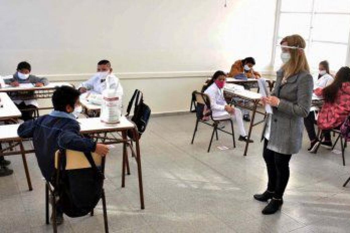 La provincia ratificó su propuesta de revisión salarial al sector docente
