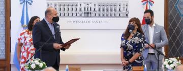 PEROTTI TOMÓ JURAMENTO A LAS FLAMANTES MINISTRAS DE GOBIERNO, CELIA ARENA; Y DE GÉNERO, FLORENCIA MARINARO