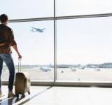 "La única salida es el aeropuerto": el éxodo de jóvenes profesionales de Argentina